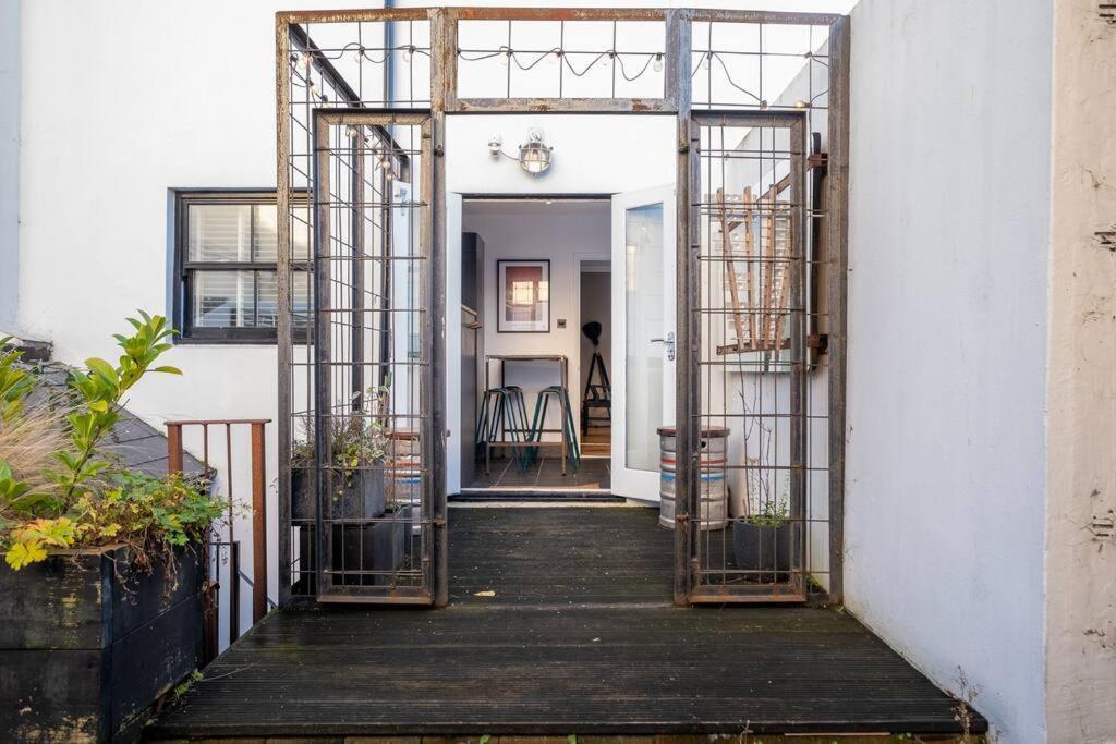 فيلا برايتونفي Super Cool, Industrial-Styled House With Parking المظهر الخارجي الصورة